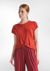 T-SHIRT IN VISCOSA CON NODO ARANCIO - RESTART WITH YOGA | DEHA