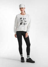 RUNDHALS COMFY SWEATSHIRT MIT AUFDRUCK - WEISS - MILK WHITE | DEHA