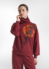 SOFT TOUCH GRAPHIC SWEATSHIRT - RED - CORDOVAN RED | DEHA