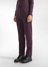 PANTALONE DRITTO IN GABARDINE DI MODAL VIOLA - PLUM VIOLET | DEHA