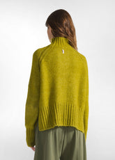 HIGH-NECK FLUFFY SWEATER - GREEN - LIME GREEN | DEHA