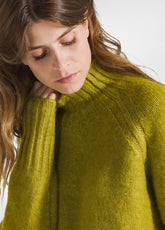 HIGH-NECK FLUFFY SWEATER - GREEN - LIME GREEN | DEHA