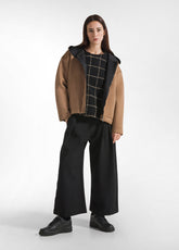 TEXTURE PLEATED CROP PANTS - BLACK - Pulse | DEHA