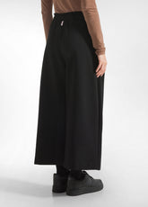 TEXTURE PLEATED CROP PANTS - BLACK - BLACK | DEHA