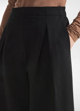 TEXTURE PLEATED CROP PANTS - BLACK - BLACK | DEHA