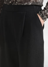 BALLOON MATELASSE PANTS WITH PLEATS BLACK - BLACK | DEHA