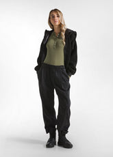 LYOCELL DENIM PLEATED PANTS - BLACK - BLACK | DEHA