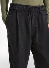 PANTALONE CON PINCES IN DENIM LYOCELL NERO - BLACK | DEHA