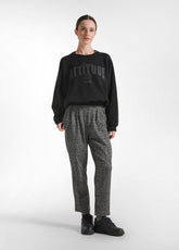 PANTALONE JACQUARD A QUADRI NERO - I AM MY OWN MUSE | FW24 | DEHA