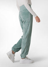 JOGGER IN PELLICCIA DI PILE VERDE - SAGE GREEN | DEHA